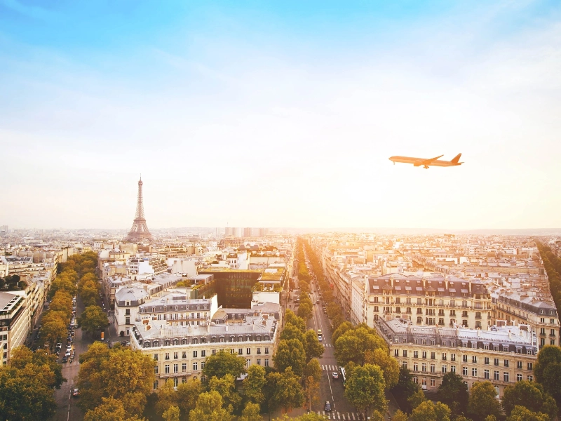 Plane landing in Paris